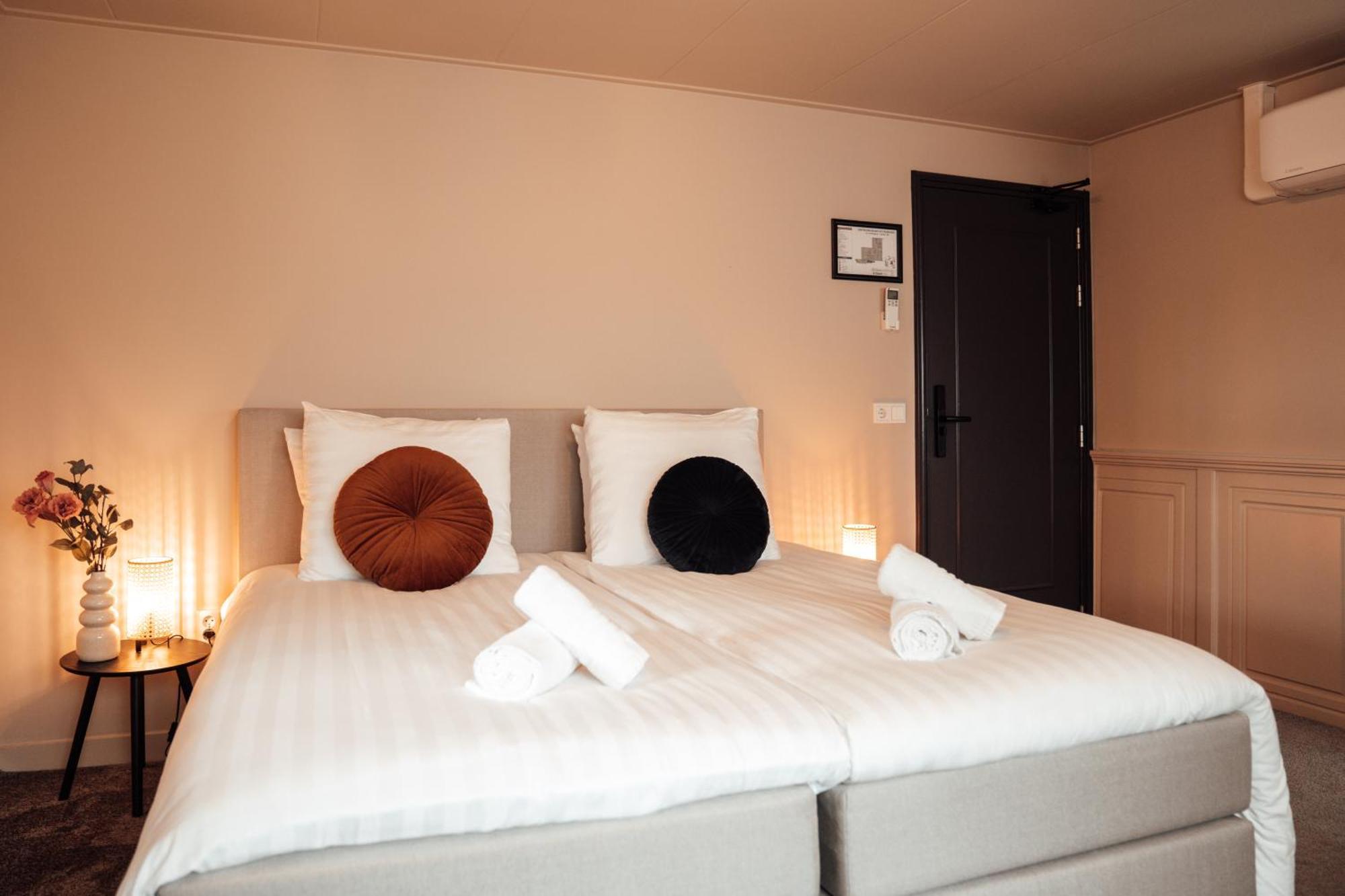 Hotel Bij Jacob Енсхеде Екстериор снимка