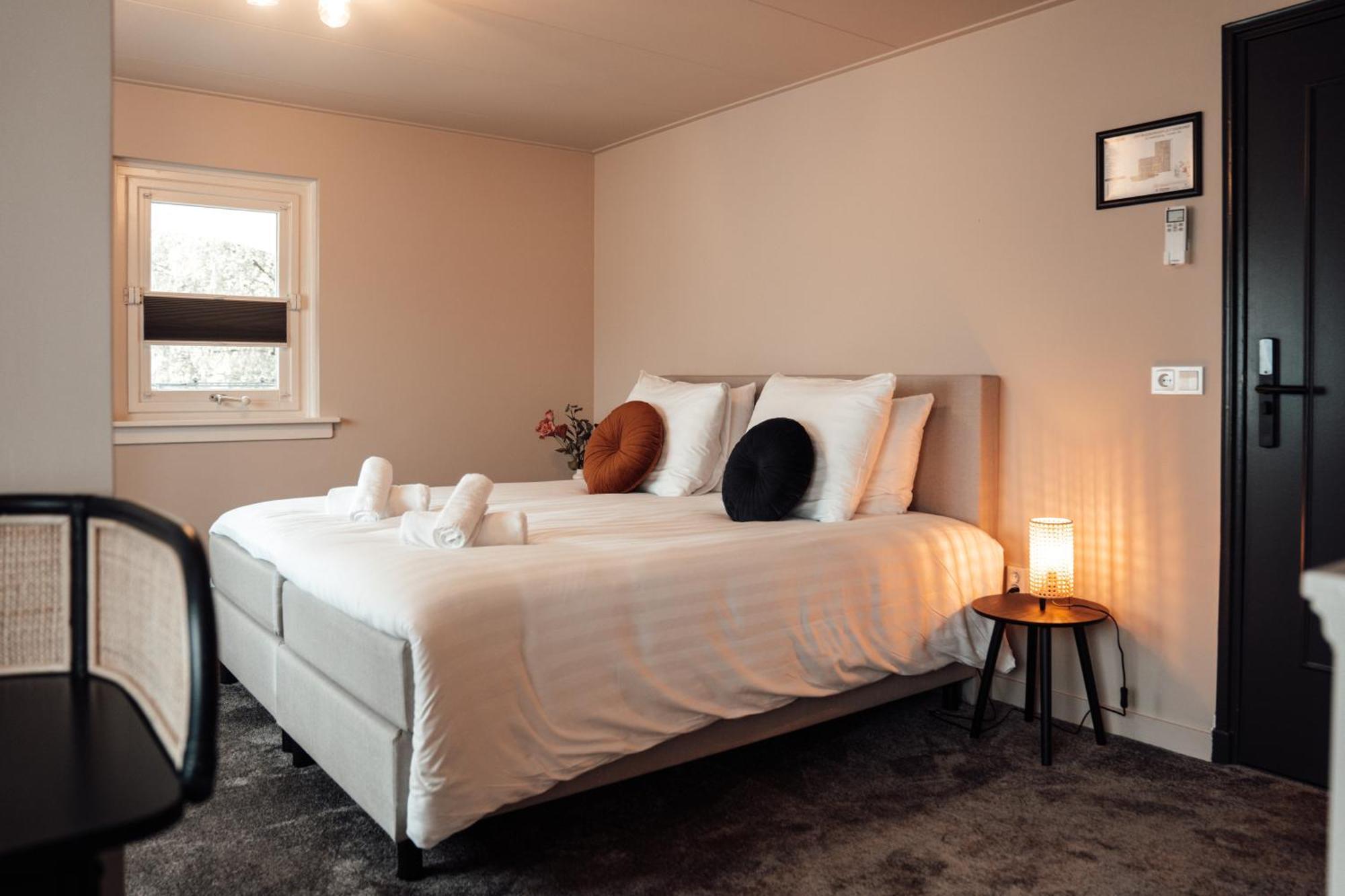Hotel Bij Jacob Енсхеде Екстериор снимка